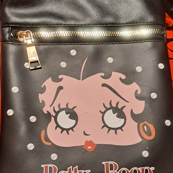 Betty Boop Crossbody Bag - Picture 3 of 6